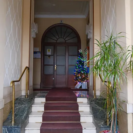 Designer Loft In Milan, Istria Subway Exit, Convenient Transportation Apartment