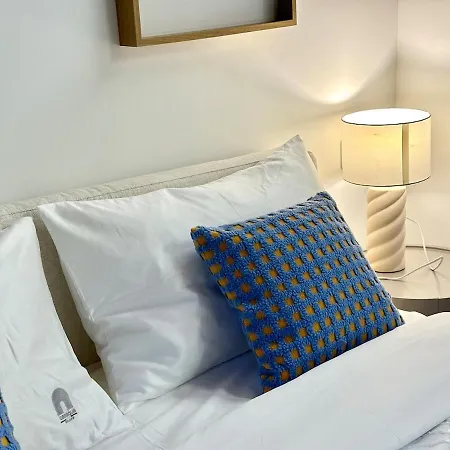 Designer Loft In Milan, Istria Subway Exit, Convenient Transportation Milan